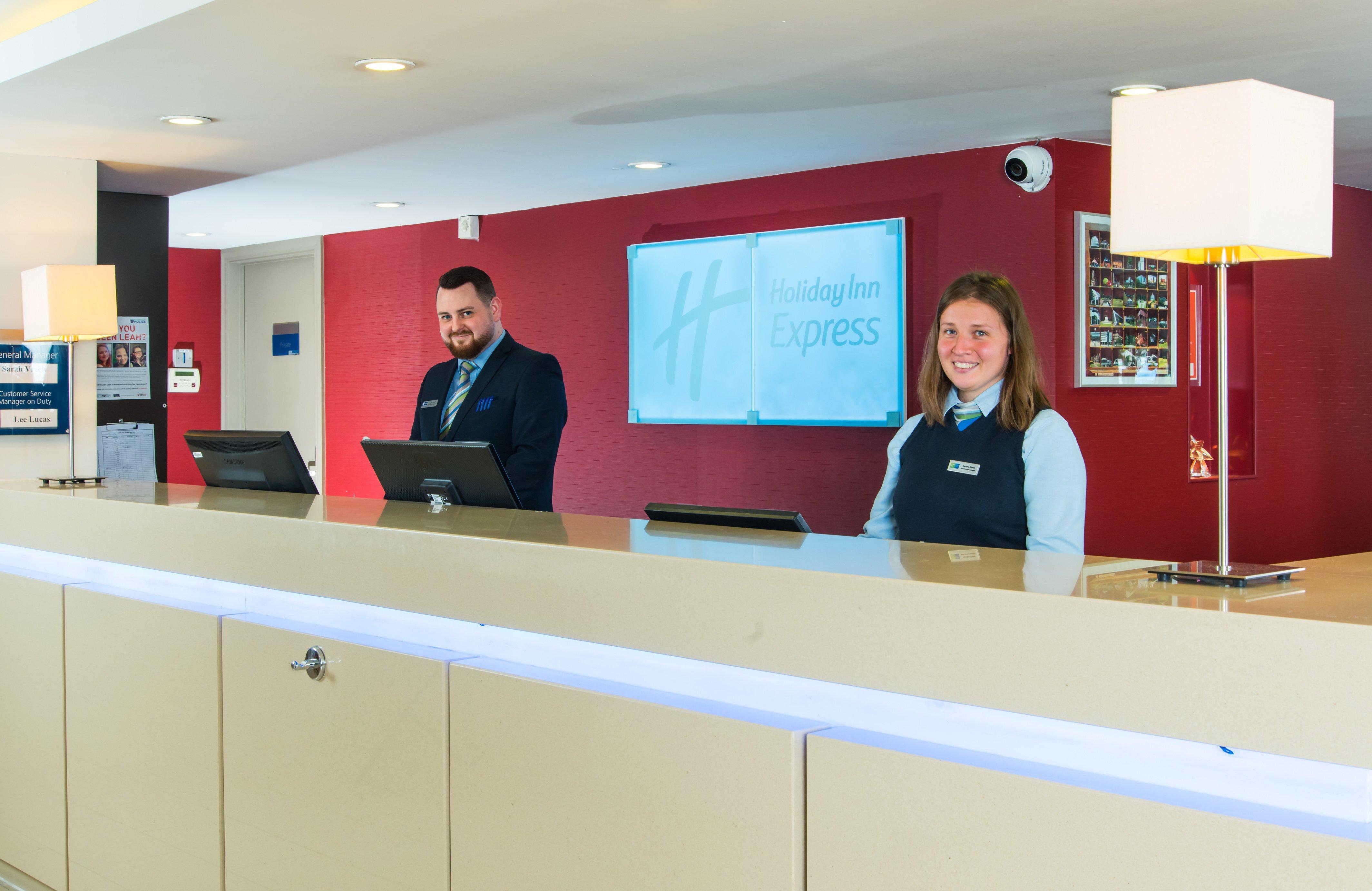 Holiday Inn Express Milton Keynes, An Ihg Hotel Eksteriør billede