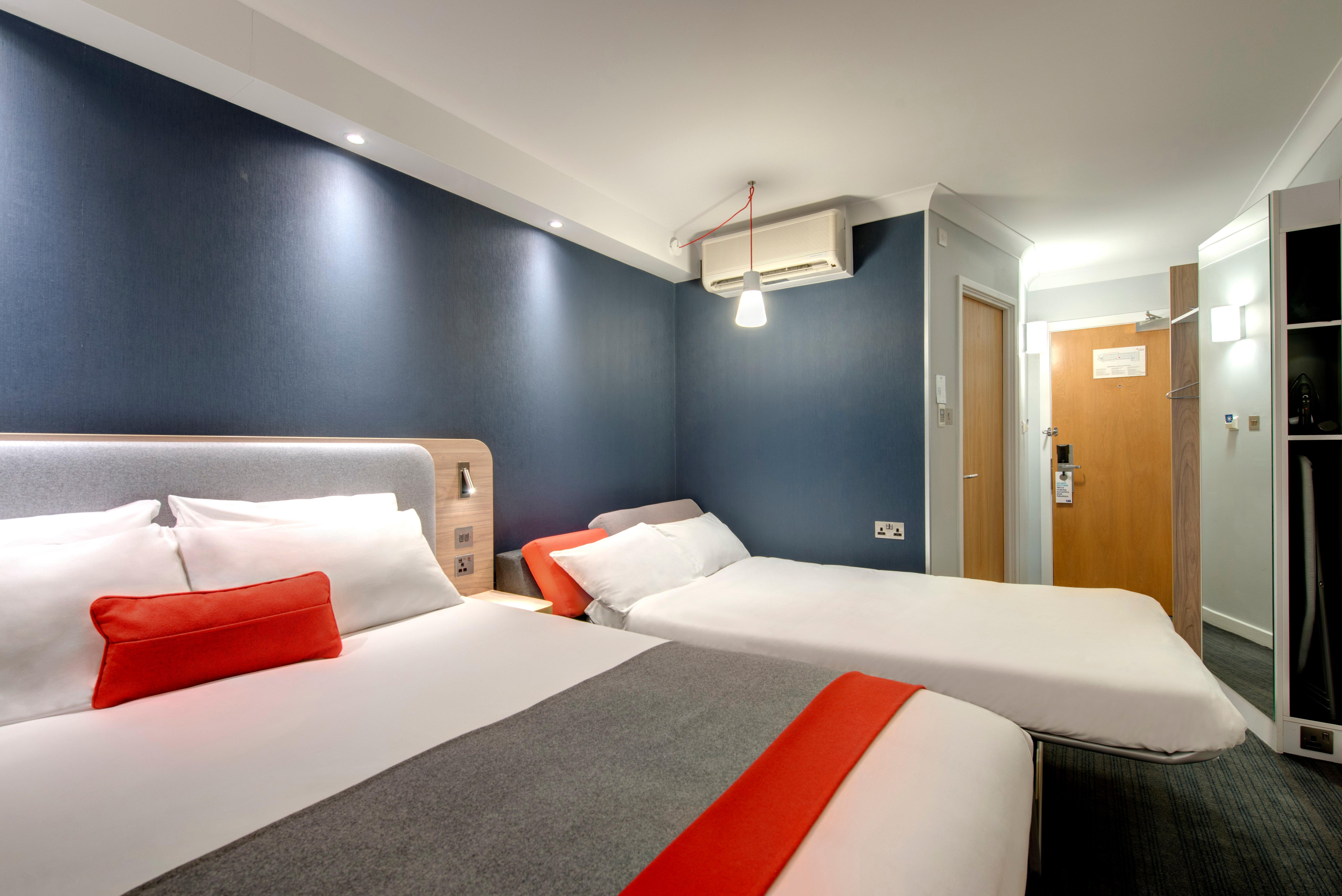 Holiday Inn Express Milton Keynes, An Ihg Hotel Eksteriør billede